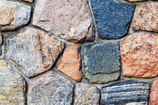 Φωτογραφία με ακανόνιστα κομμένες χρωματιστές πέτρες