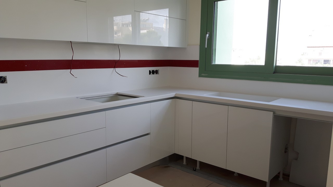 Kitchen Bianco Assoluto And Red Shimmer Quartz